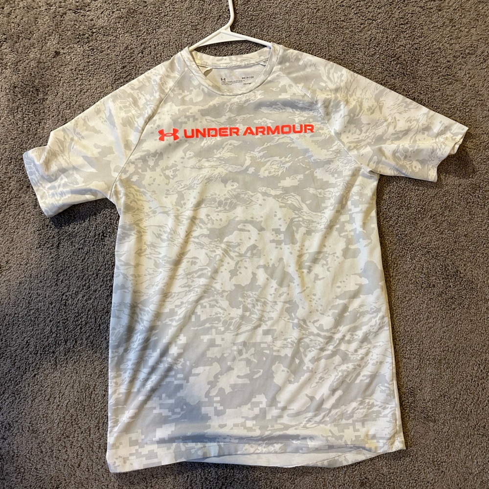 Under Armour Men’s Small Shirt